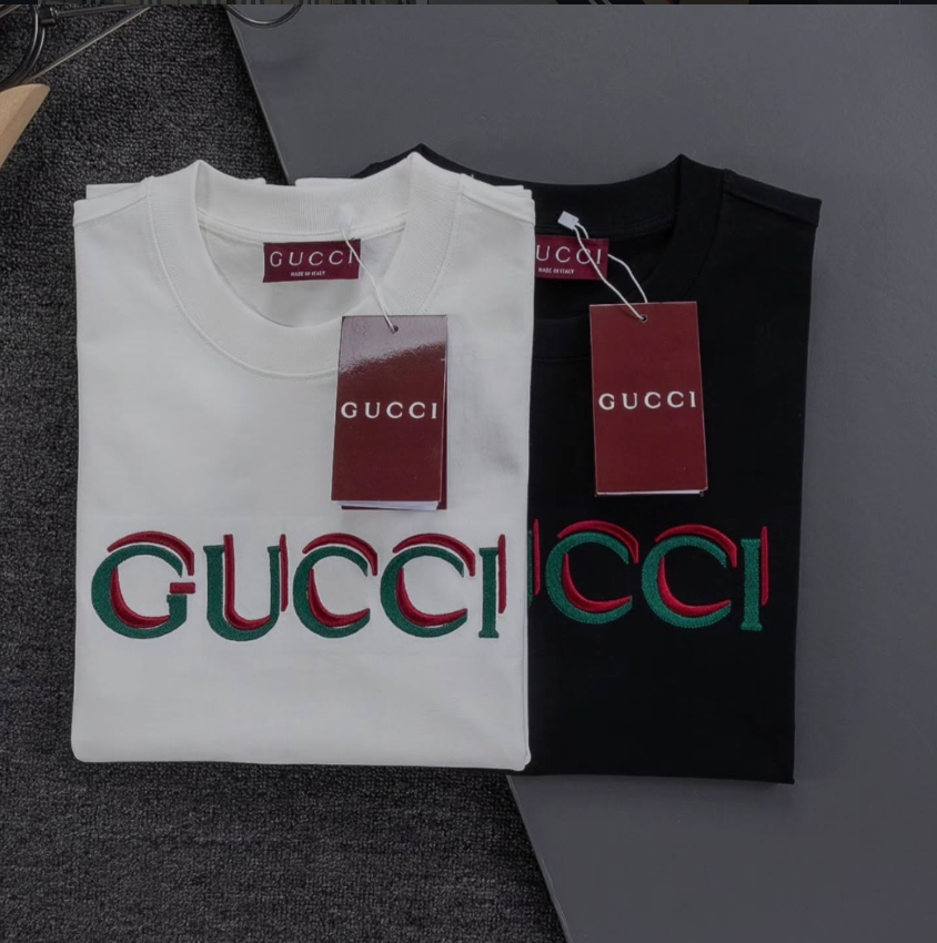 T-shirt Gucci in jersey con ricamo logo